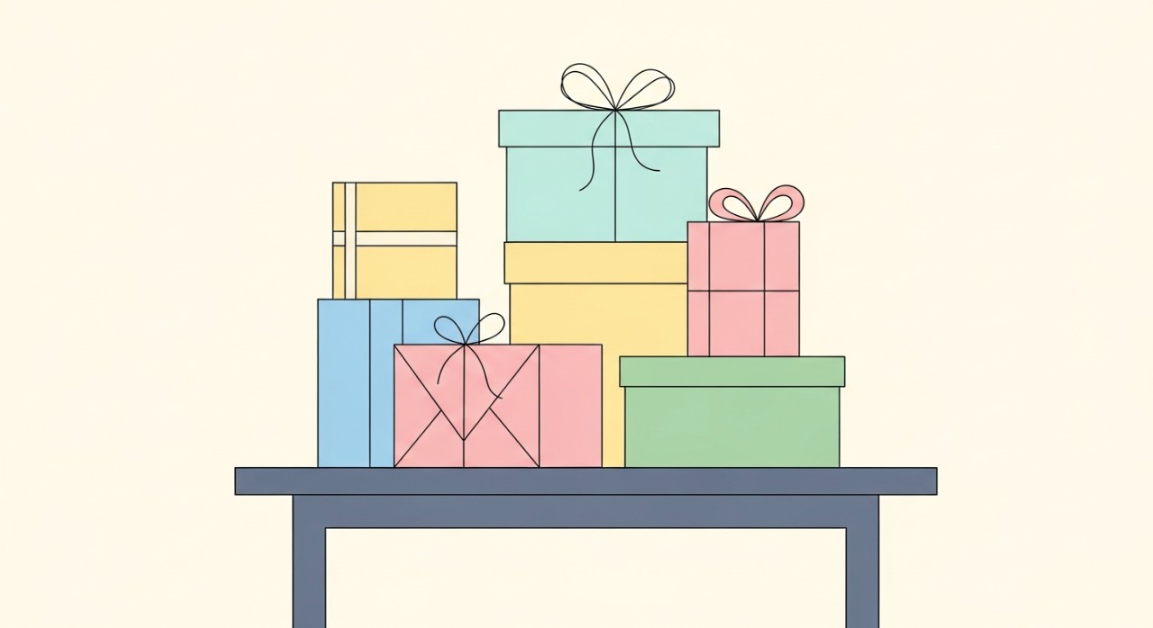 Beberapa bungkusan yang disusun di atas meja untuk dihantar pada hujung minggu.